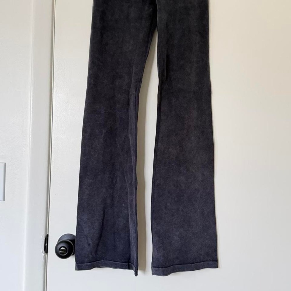 Free People Movement Ribbed Flare Leggings Washed Black XS/S New With Tags - Picture 6 of 8